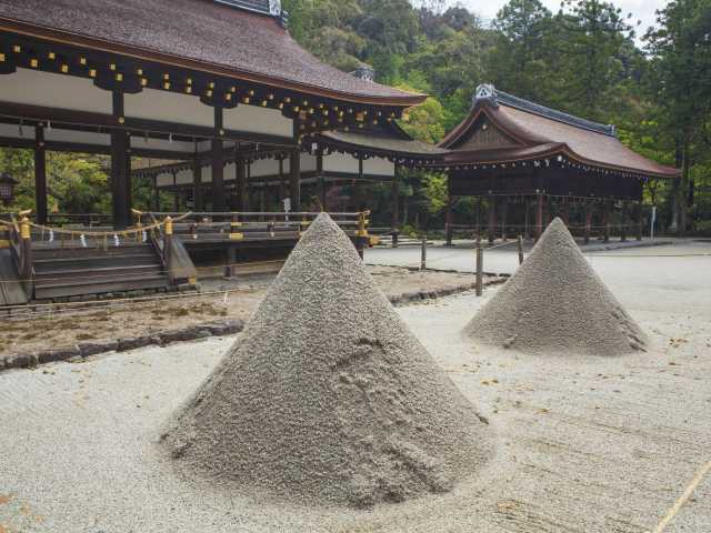 上賀茂神社の立砂（盛砂） - （京都府）の詳細情報 ｜ ことりっぷ