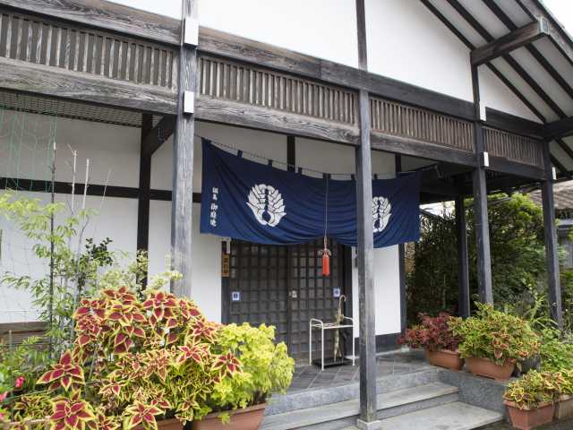 【鍋島御庭焼 花生】 捻り地紋 真正品　ご参考＠170万　G0725E 鍋島御庭焼 花生】 捻り地紋 真正品 ご参考＠170万 G0725E
