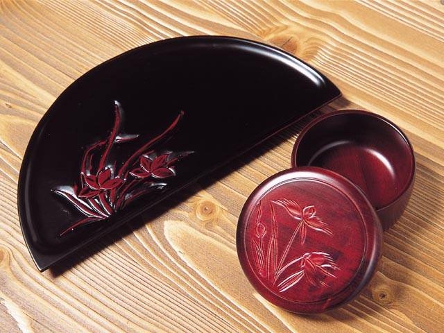 日光彫 五十嵐漆器店 引出し3段牡丹 日光彫 五十嵐漆器店 引出し 3段 牡丹彫 新品