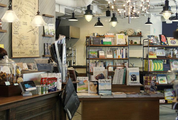 食いしん坊のための本屋さん｢COOKCOOP BOOK｣は食欲を刺激する