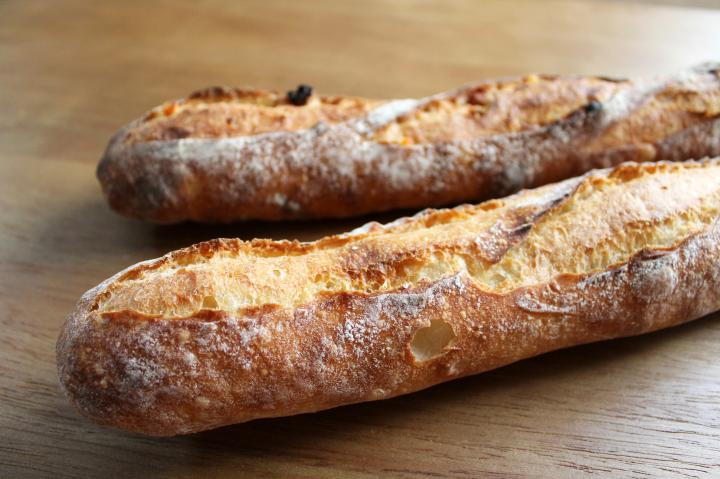 本場フランスの味にこだわったバゲットが魅力 「パサージュ ア ニヴォ（Passage à niveau）」