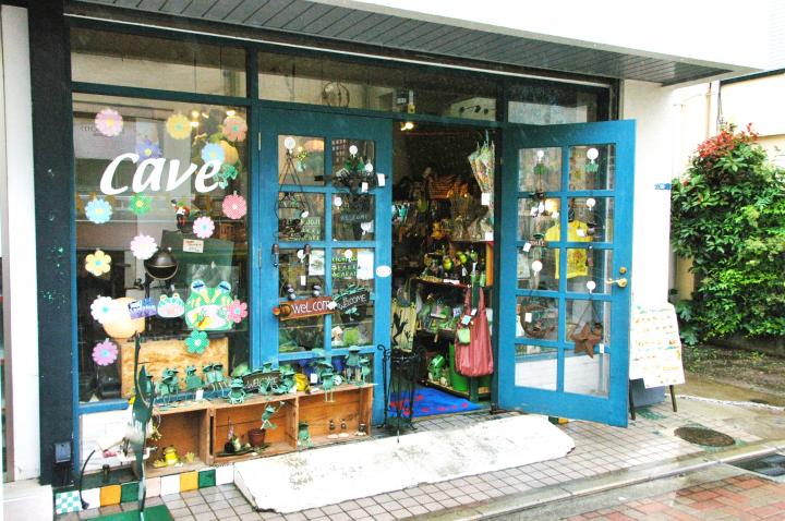 梅雨を楽しく変える、かえるグッズ専門店「ケイヴ（Cave）」 ｜ ことりっぷ