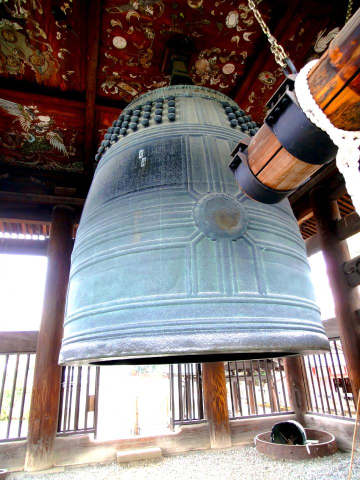 大晦日、京都の夜空に響く壮大なる「除夜の鐘」 ｜ ことりっぷ
