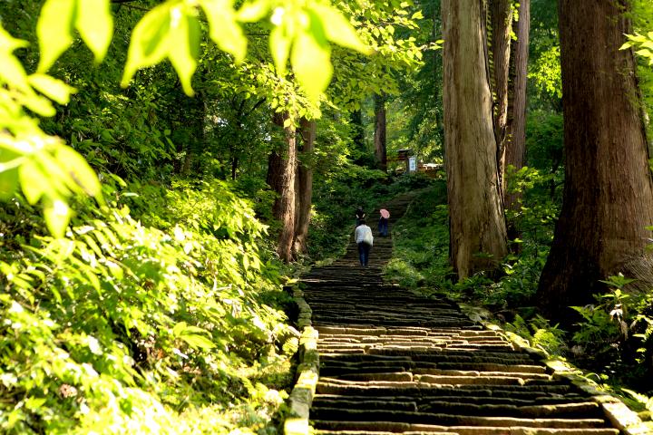 「羽黒山」で参拝する、出羽三山の“秘中の秘”とされた蜂子皇子御尊像